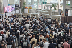 3-2-crowd-2