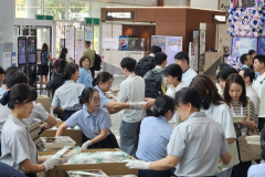 3-2-crowd-6