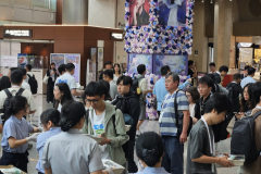 3-2-crowd-8